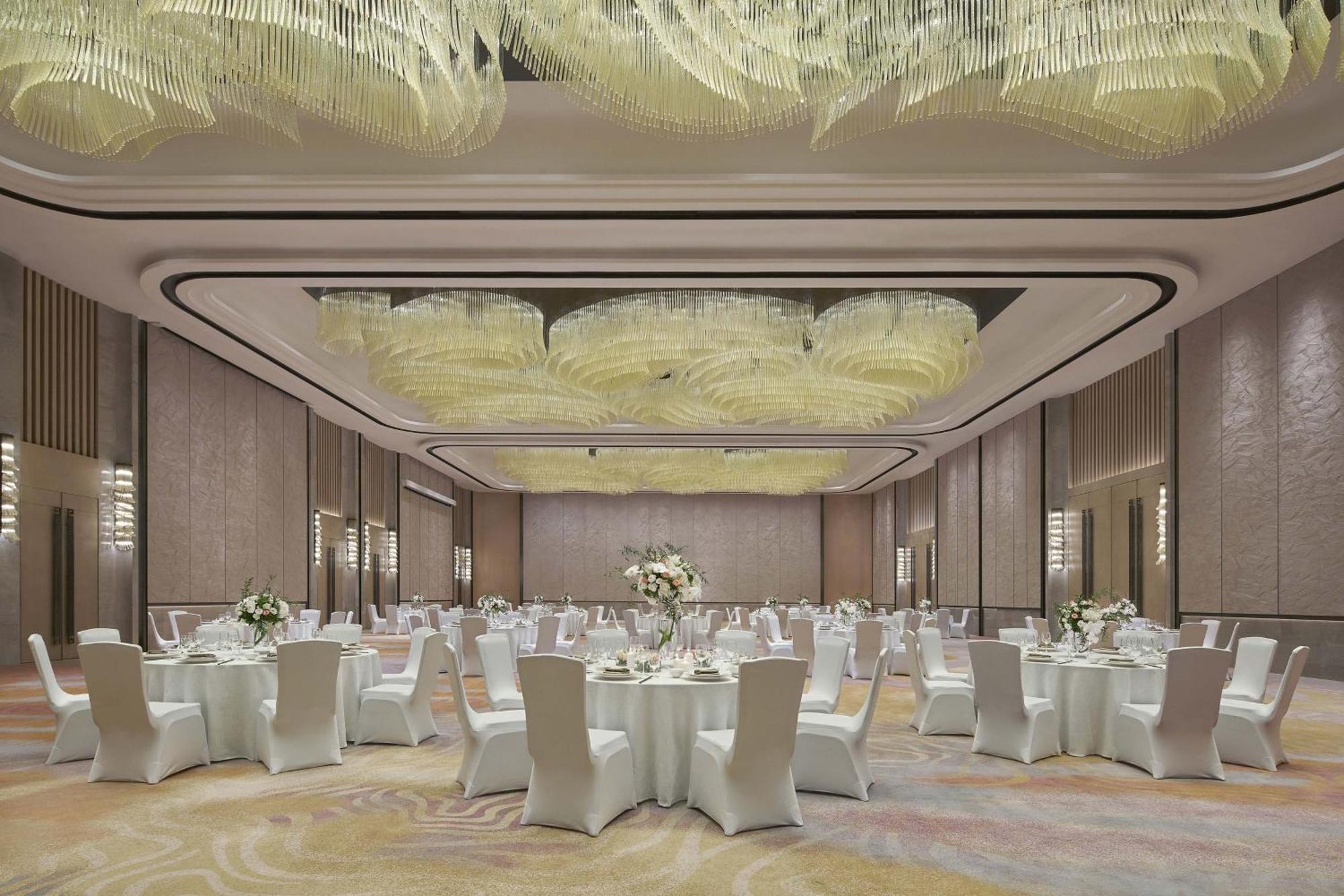 Four Points By Sheraton Guiyang, Huaxi Гуейян Екстериор снимка